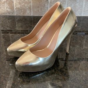 Beautiful Charles David Platform Heels🌸